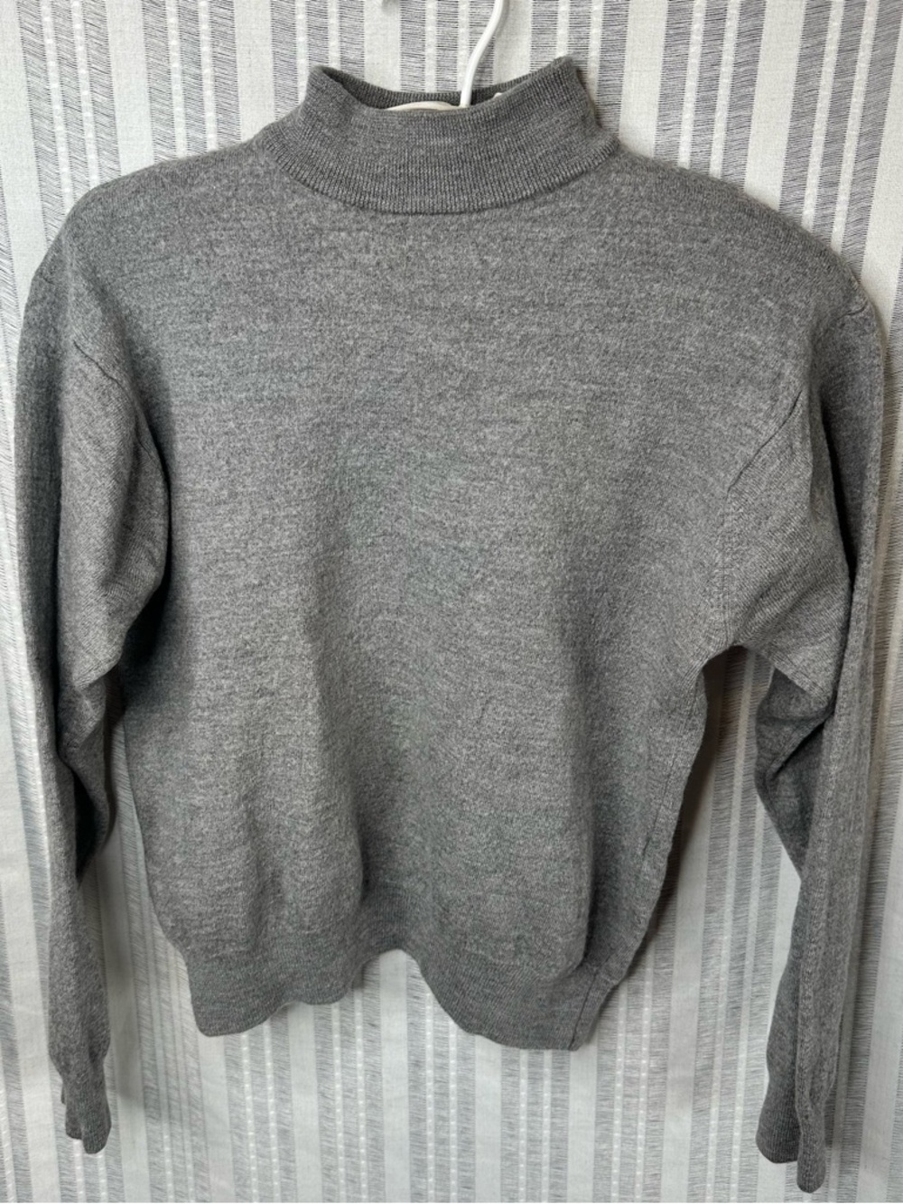 Vintage Made in Italy 100% Wool Gray Turtleneck Sweater Soft Cozy Knit Size L